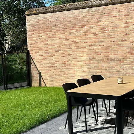 Aan De Maas - Vakantiewoning Leenhof